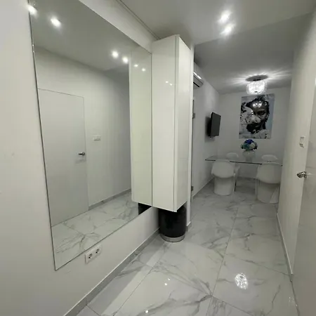 Galaxy - Futuristic 아파트