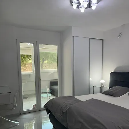 Апартаменты Galaxy - Futuristic *