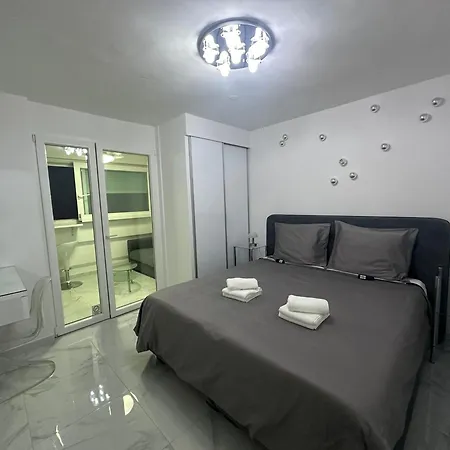 Apartment Galaxy - Futuristic *